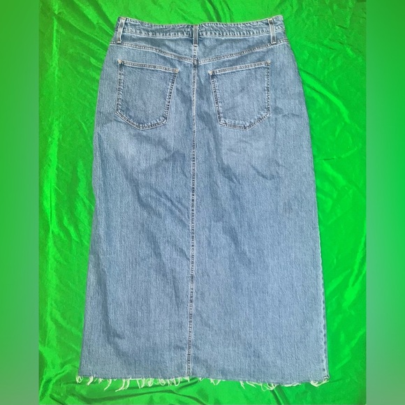 Universal Thread Denim Midi Skirt with Front Slit size 17 - Picture 4 of 8